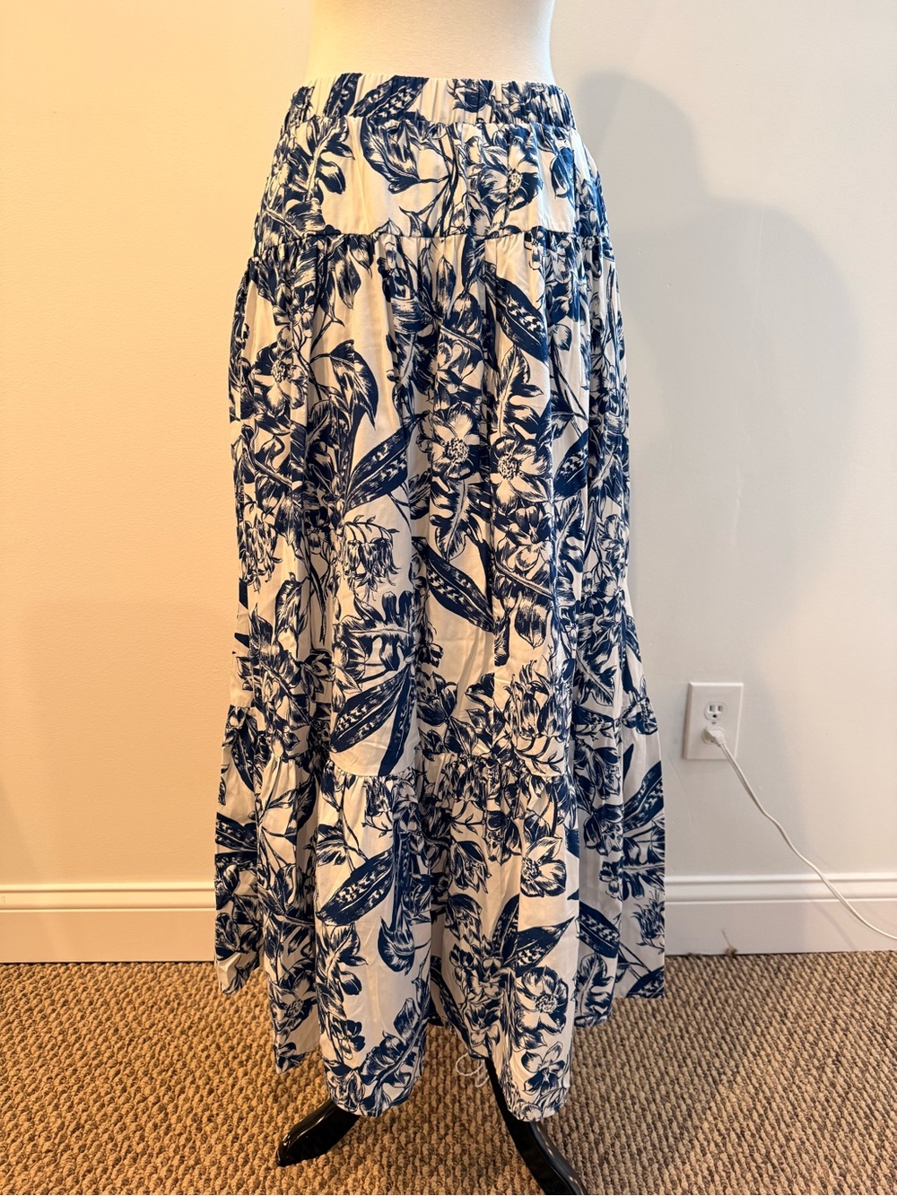 Abercrombie & Fitch Blue and White Floral Maxi Skirt - Picture 2 of 4